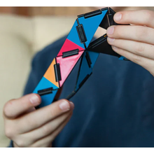 Load image into Gallery viewer, IvansHinge3_26ef6f87-21e1-499b-81ad-152b855aa6d6