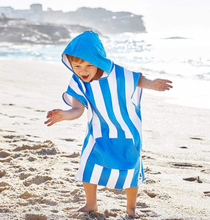 Load image into Gallery viewer, KidsPonchoQuickDryHoodedTowel-BondiBlue2