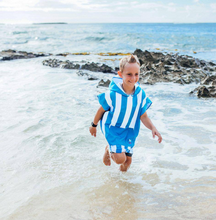 Load image into Gallery viewer, KidsPonchoQuickDryHoodedTowel-BondiBlue6