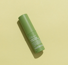Load image into Gallery viewer, KakaduPlumLipBalm_SPF50_2
