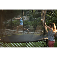 Load image into Gallery viewer, springfree trampoline medium round
